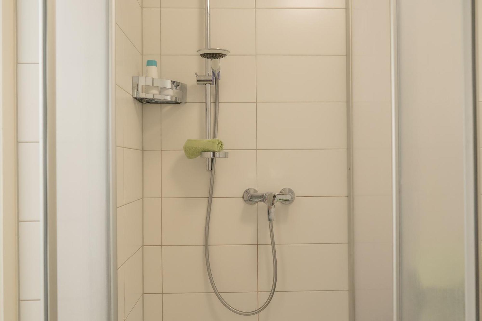 Einzigartiges Scandi Apartment - Innenstadt Mit Parkplatz, Balkon & Wlan - Perfekt Fuer Radfahrer Riedlingen Kültér fotó