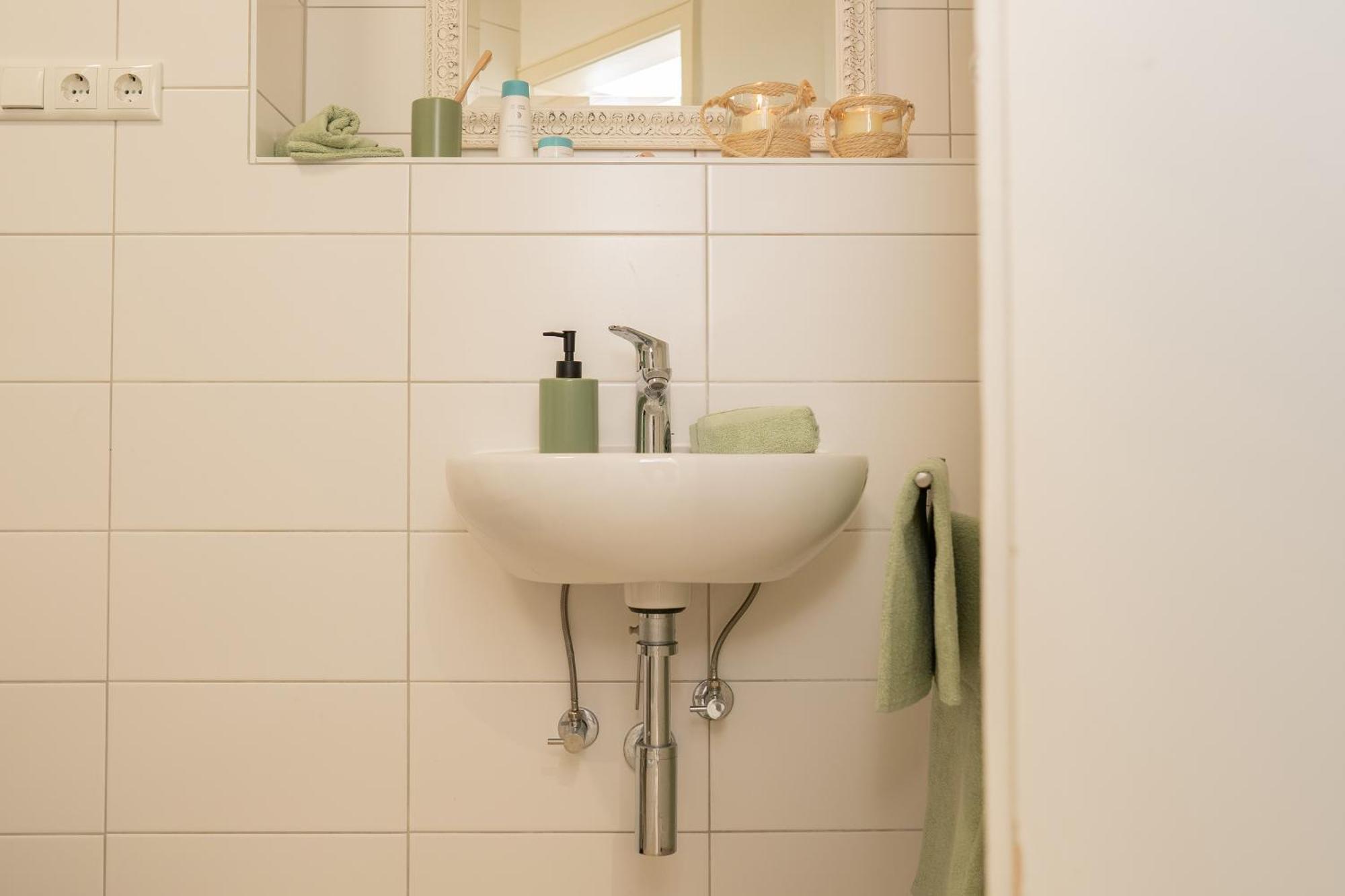 Einzigartiges Scandi Apartment - Innenstadt Mit Parkplatz, Balkon & Wlan - Perfekt Fuer Radfahrer Riedlingen Kültér fotó